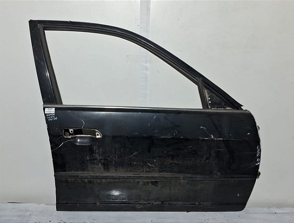 Porta Dianteira Direita Honda Civic 2001 a 2006 Com detalhe