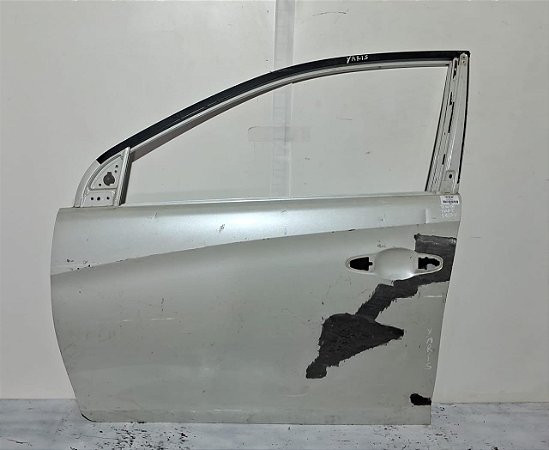 Porta Dianteira Esquerdo Toyota Yaris 2018 a 2024 Com detalhe