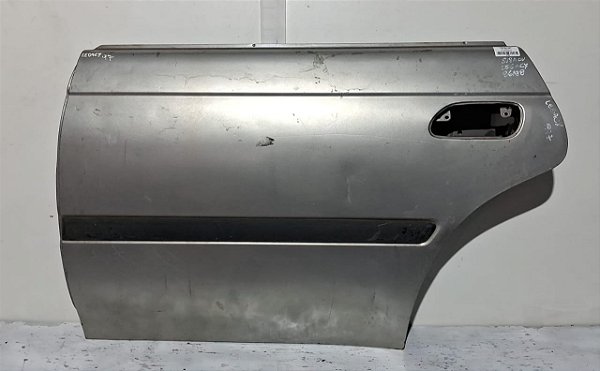 Porta Traseira Esquerda Subaru Legacy 1996 a 1998 C/ detalhe