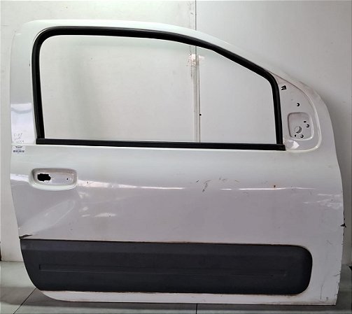 Porta Dianteira Direito Fiat Uno/Fiorino 2010 a 2014 Detalhe