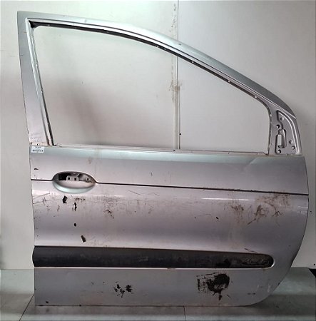 Porta Dianteira Direita Renault Scenic 2001 a 2009 detalhe