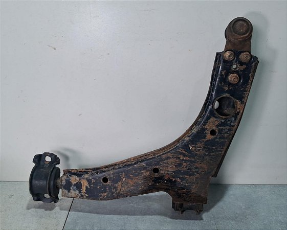 Bandeja Suspensão Direito Gm kadett/ipanema/daewoo espero/lenos 1998