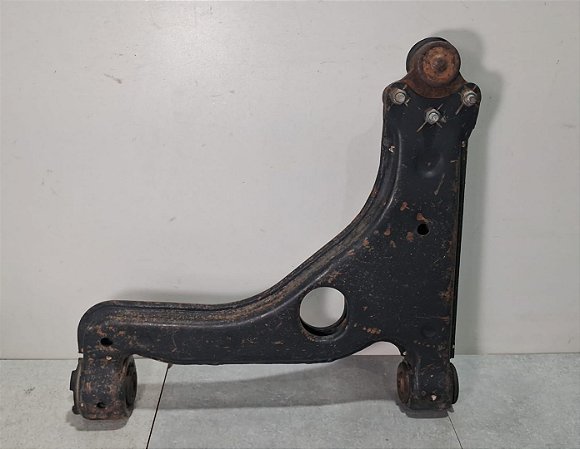 Bandeja Suspensão Direito Gm astra/vectra/zafira 2001 a 2012