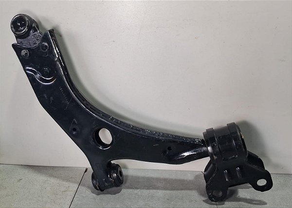 Bandeja Suspensão Esquerdo ford focus 2014 a 2018