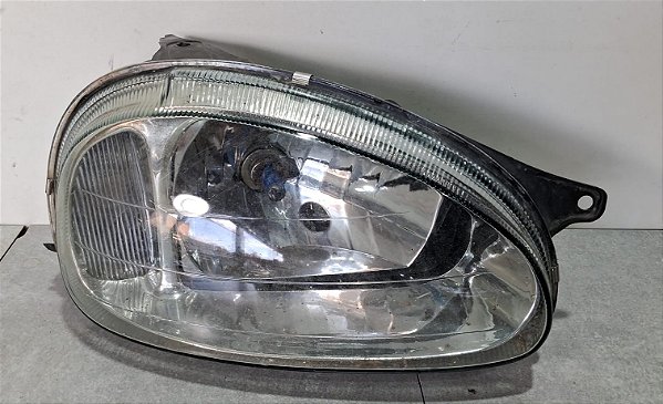 Farol Direito Gm Corsa 1994  a 2010 Paralelo Com detalhe