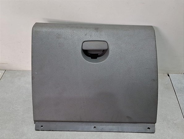 Tampa Porta Luvas Renault logan Sandero 2015 a 2020  detalhe