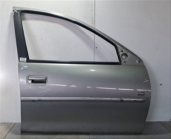 Porta Dianteira Direita Gm Corsa 1994 a 2016 4pts