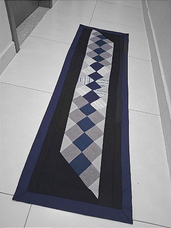 Passadeira Patchwork Quadriculada – Azul e Preta