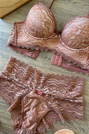 Conjunto Base de Espuma Reforçado e Rendado com Barbatana