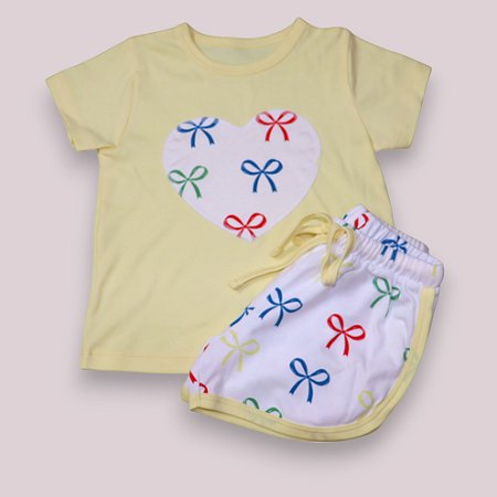 Pijama Blusa e Shorts MC - Coração com Laço
