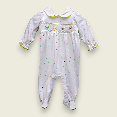 Macacão Smock Borboletas Coloridas - Letras Coloridas