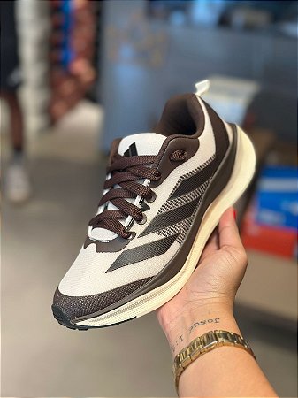 ADIZERO MARROM