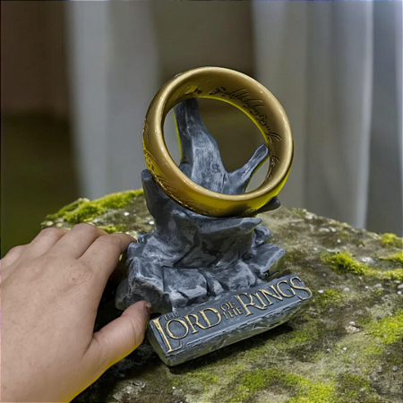 Estátua Decorativa em Resina do Anel Senhor dos Anéis - Geek, Colecionável e Elegante