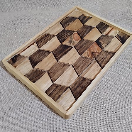 Bandeja com Marchetaria (madeira maciça) 37x26x4cm