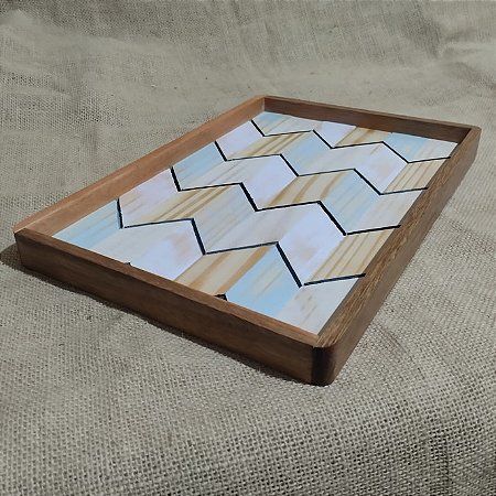 Bandeja (madeira maciça - pinus e eucalipto) - 25cm x 35cm