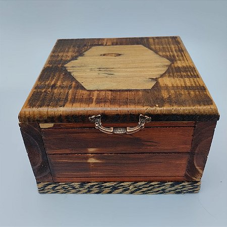 Porta Joias em Madeira Maciça (20x20x12cm) Reciclagem