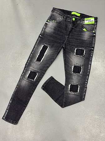 Calça Jeans Modelo jogador