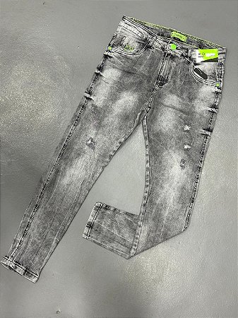Calça Jeans Modelo jogador