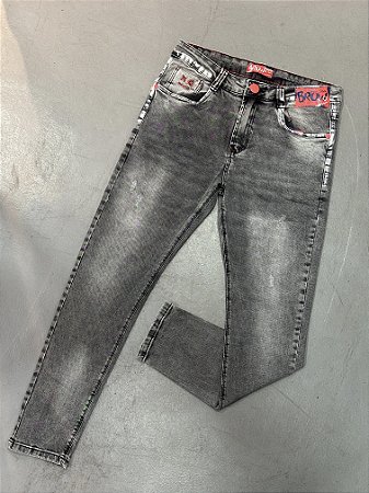 Calça Jeans Modelo Jogador