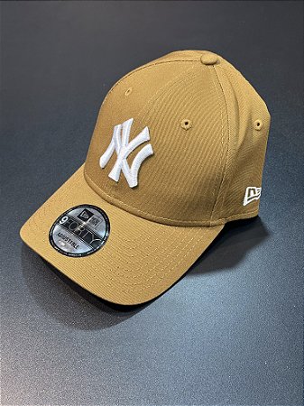 Boné New Era marrom