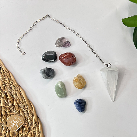 Kit Chakras com pêndulo de selenita: realinhamento energético e clareza espiritual em suas mãos