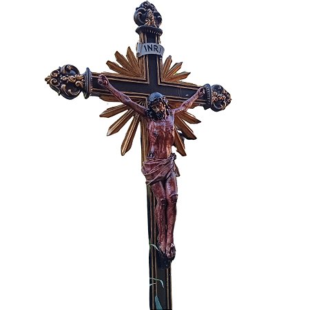 Crucifixo Parede com Pintura Realista em Resina