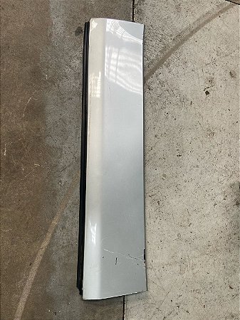 Moldura da Porta Dianteira Esquerda Suzuki Grand Vitara 2.0 16V 2011