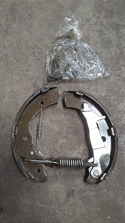 Conjunto Sapata com Mola do Freio Traseiro Direito Suzuki Jimny 1.3 16V 2003 a 2015