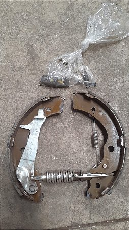 Conjunto Sapata com Mola do Freio Traseiro Esquerdo Suzuki Jimny 1.3 16V 2003 a 2015
