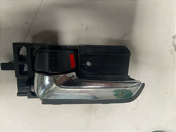 Maçaneta Interna Dianteira Esquerda Suzuki SX4 2.0 16V 2011