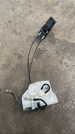 Trava de Porta Dianteira Direita Suzuki SX4 2.0 16V 2011