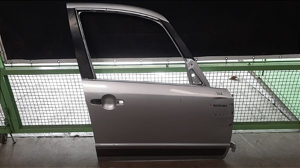 Porta Dianteira Direita Suzuki SX4 2.0 16V 2012