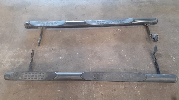 Par de Estribos Laterais Mitsubishi Pajero TR4 2.0 16V 2003/2015