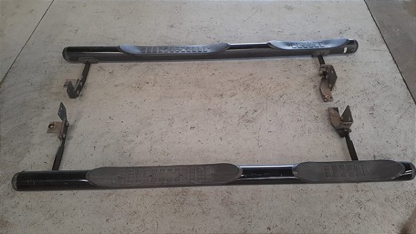 Par de Estribos Laterais Mitsubishi Pajero TR4 2.0 16V 2007/2009