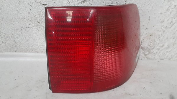 Lanterna Traseira Direita Audi A6 2.8 24V – 1994/1995