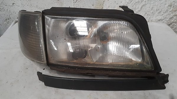 Farol Dianteiro Direito Audi A6 2.8 24V – 1994/1995