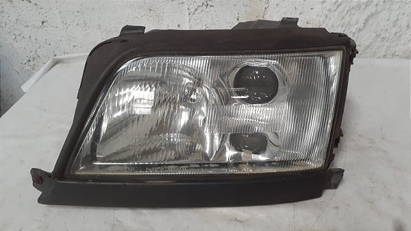 Farol Dianteiro Esquerdo Audi A6 2.8 24V – 1994/1995