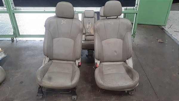 Jogo de Bancos Mitsubishi Outlander 2.0 16V 2011/2012