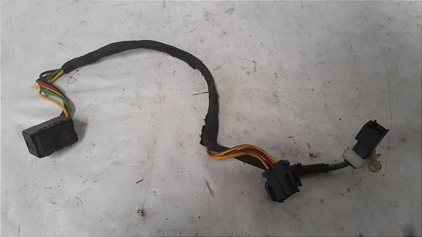 Chicote do Vidro Dianteiro Direito Audi A6 2.8 24V 1994/1995