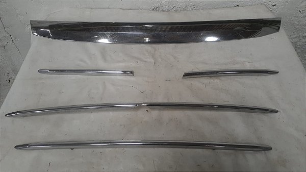 Jogo de Frisos da Grade Dianteira – Chevrolet Tracker 2.0 16V 2007