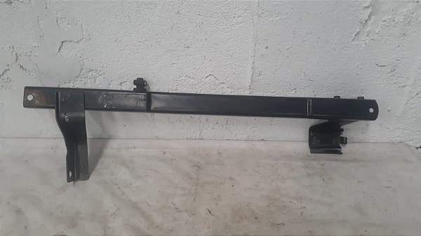 Suporte Lateral Radiador LD Tracker 2.0 2007-2008 KWR-1C82