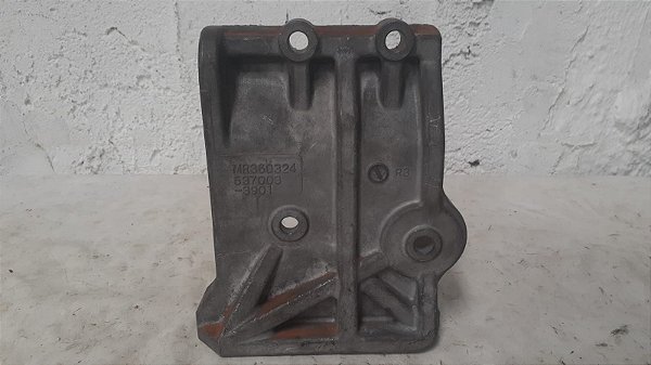 Suporte do Compressor de Ar-Condicionado Mitsubishi Pajero TR4 2.0 – 2006