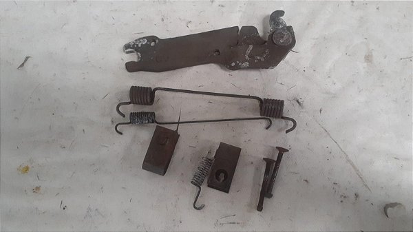 Regulador com Molas da Sapata de Freio Lado Esquerdo (LE) Suzuki Vitara 1991 a 1998