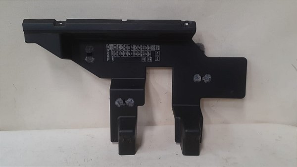 Acabamento da Caixa de Fusíveis Suzuki Grand Vitara 2.0 2012