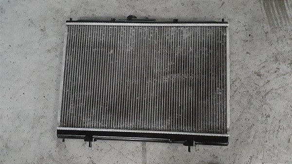 Radiador Revisado Mitsubishi Pajero TR4 2.0 Automatico 2005