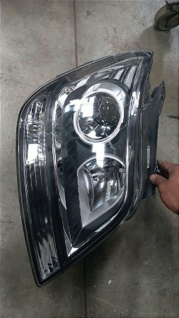 Farol Direito Kia Mohave 3.8 V6 24V 2009-2010 (C/Detalhe)