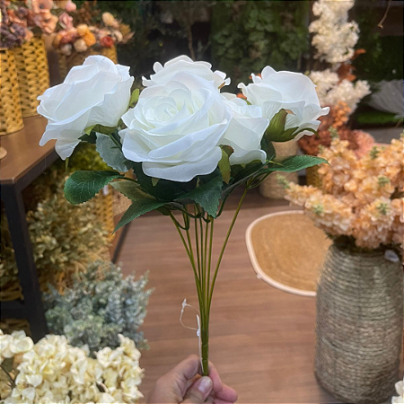 BUQUÊ DE ROSAS X7 BRANCA 35CM