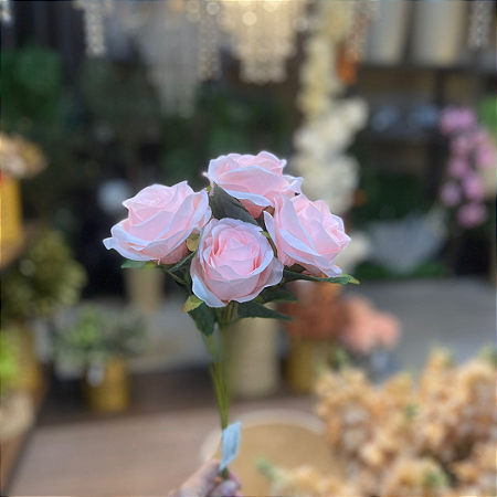 BUQUÊ DE ROSAS X7 ROSA 35CM