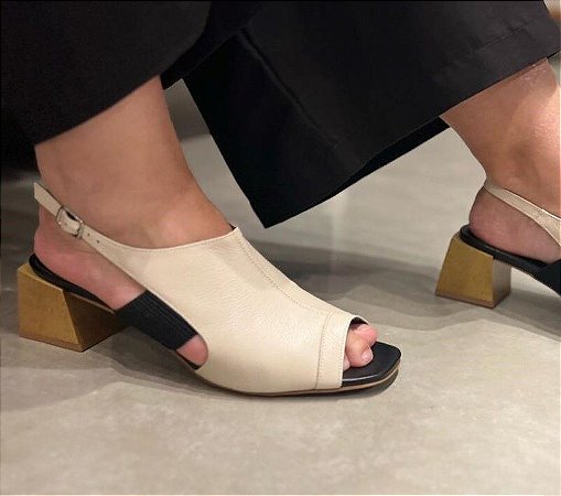 Sandália Elástico Lateral Off White