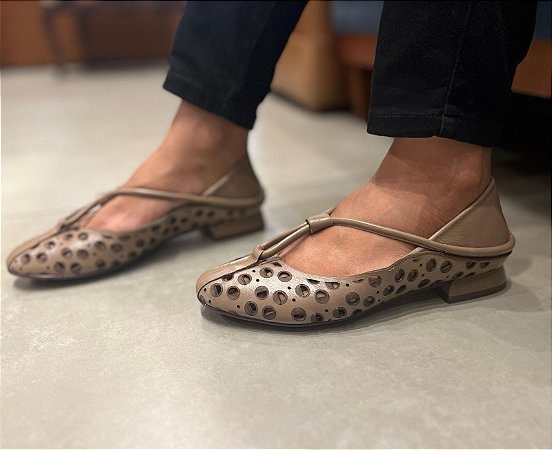 Sapatilha Cortada a Laser Fendi
